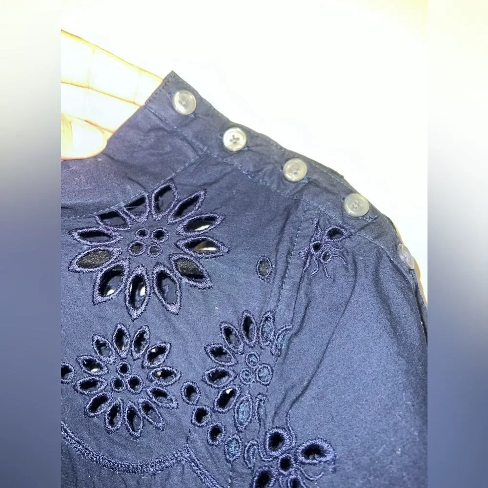 J.Crew Funnel neck Eyelet high Low Top navy blue Size 2 Tall ( XS TALL) EUC